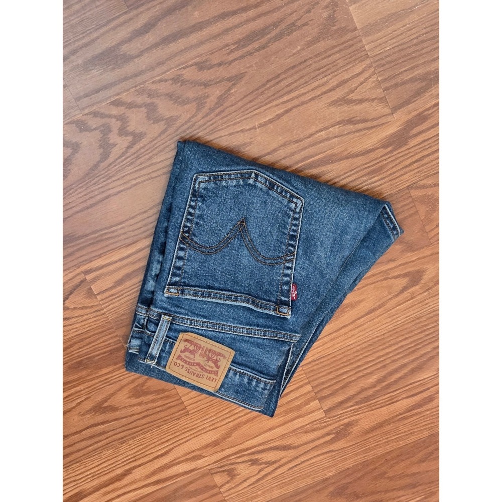 Levis Wedgie Straight Jeans‎ Womens 29 Medium Wash Distressed Raw Hem Button Fly